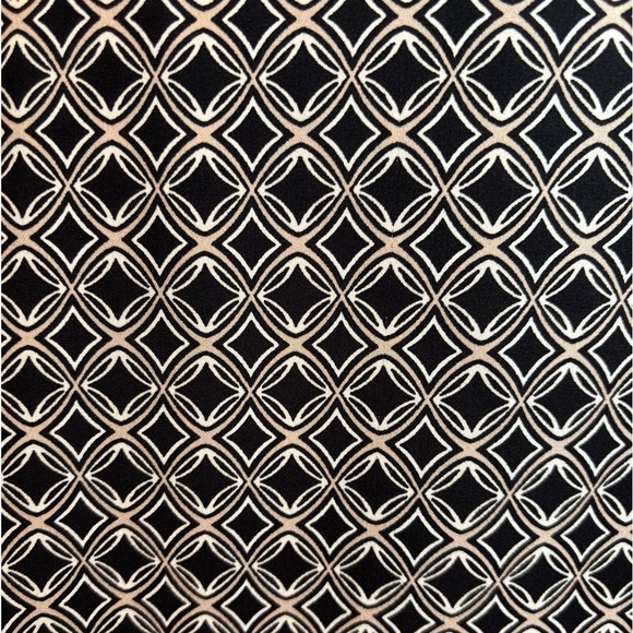 Dana Buchman size XXL Beautiful shirt with geometric pattern black and tan. - Picture 8 of 13